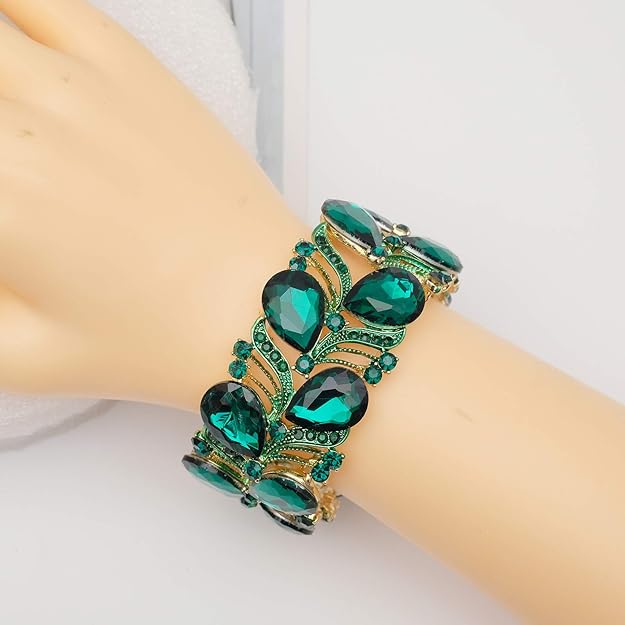 ONE: Premium Gorgeous Jewelry This Stunning bangle bracelet adorned with selected Austrian Crystal