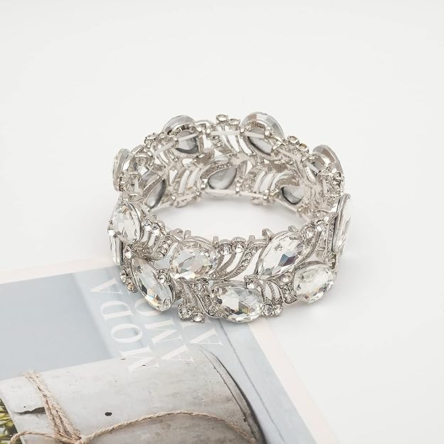 ONE: Premium Gorgeous Jewelry This Stunning bangle bracelet adorned with selected Austrian Crystal