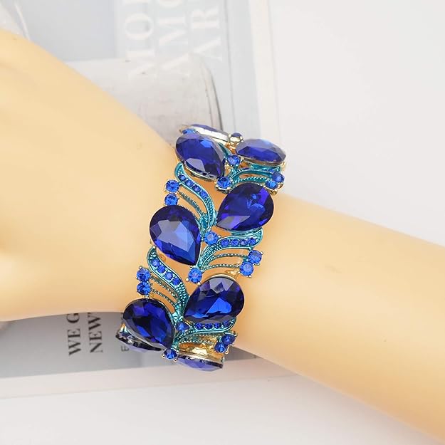 ONE: Premium Gorgeous Jewelry This Stunning bangle bracelet adorned with selected Austrian Crystal