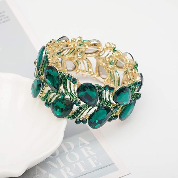 ONE: Premium Gorgeous Jewelry This Stunning bangle bracelet adorned with selected Austrian Crystal