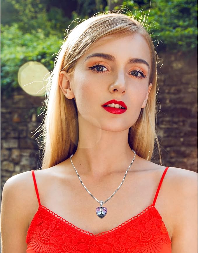 ONE :💎Elegant 1 SILVER PURPLE Heart Pendant Necklace was made of blue crystal, which sparkles all the time
