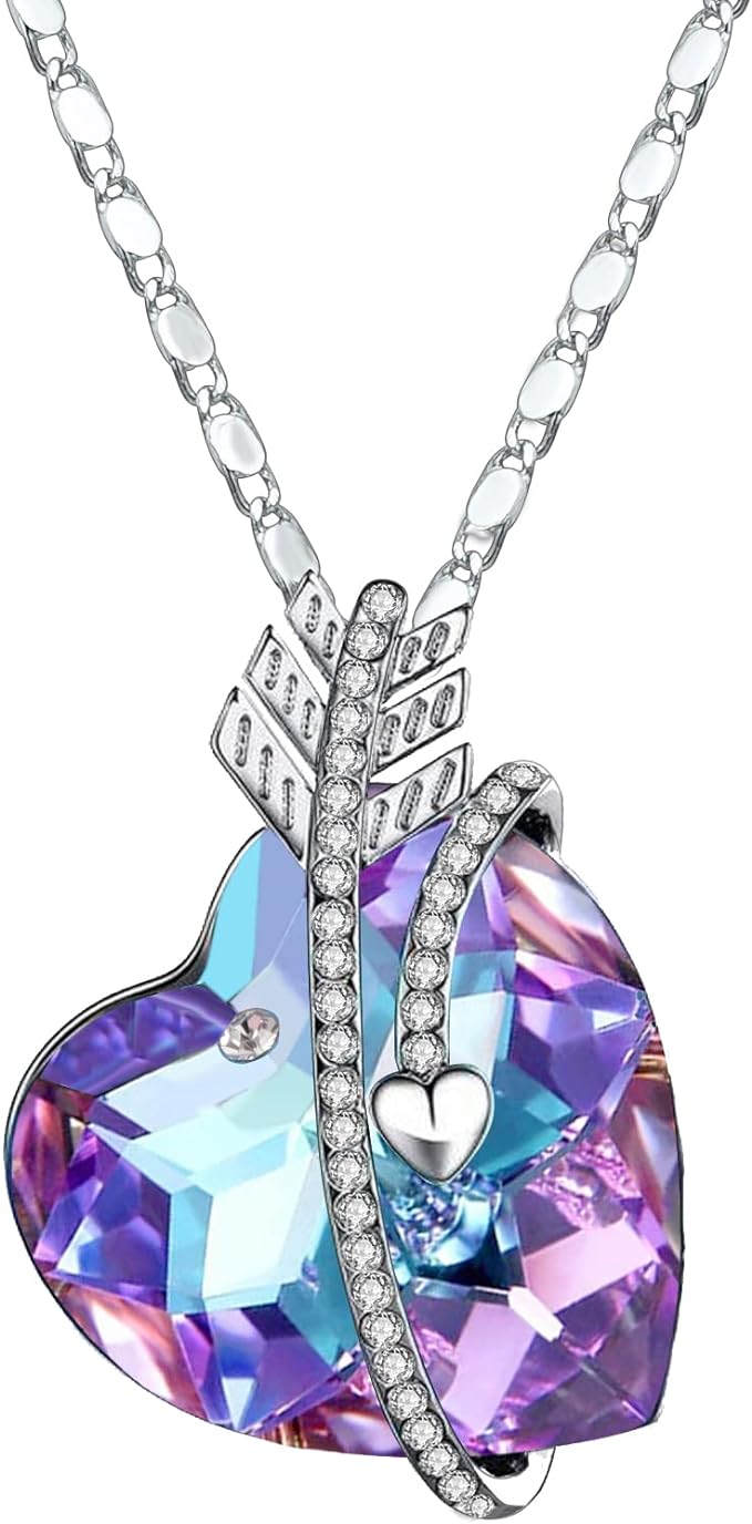 ONE :💎Elegant Purple Heart Pendant Necklace was made of blue crystal, which sparkles all the time