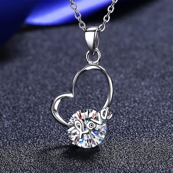 ONE :💎 Pendant MOISSANITE DIAMOND Heart LOVE Necklace 2 Carat , with 18 Inch Silver Chain)