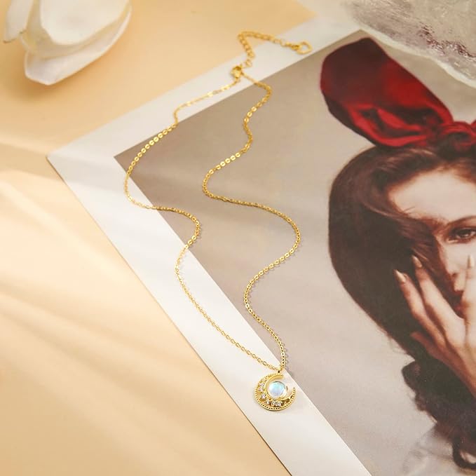 ONE :💎 Moonstone Pendant Necklace   💎18k Gold Plated