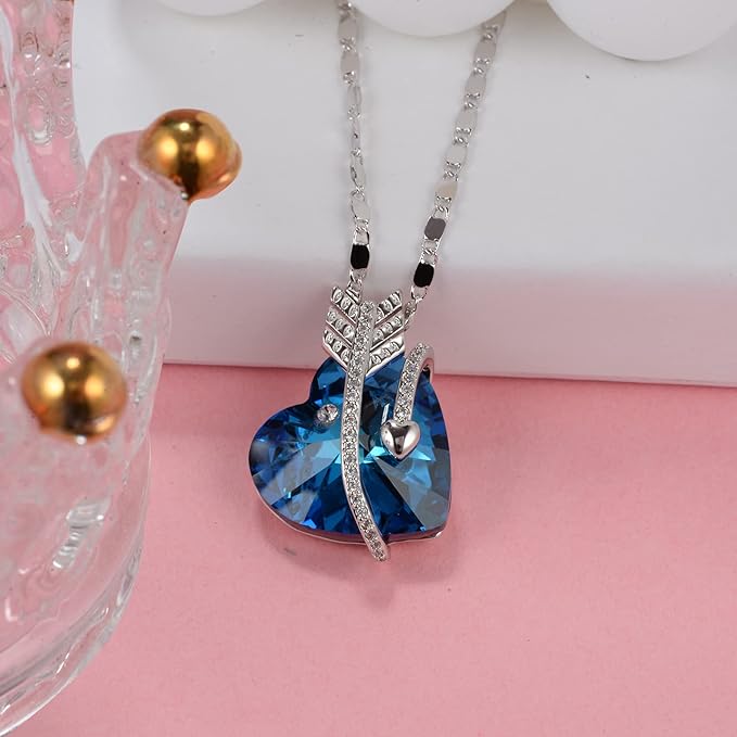 ONE :💎Elegant Silver Blue Heart Pendant Necklace was made of blue crystal, which sparkles all the time