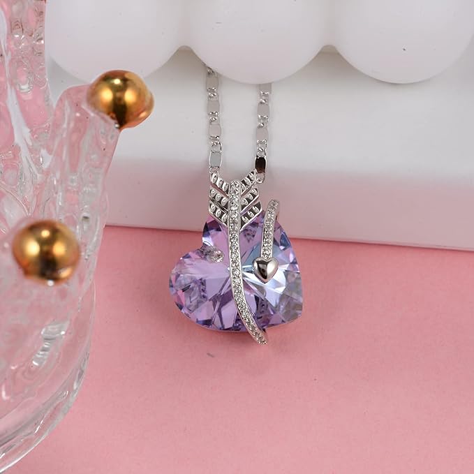 ONE :💎Elegant Purple Heart Pendant Necklace was made of blue crystal, which sparkles all the time