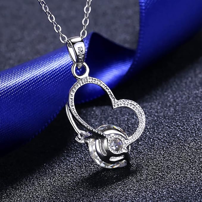 ONE :💎 Pendant MOISSANITE DIAMOND Heart LOVE Necklace 2 Carat , with 18 Inch Silver Chain)