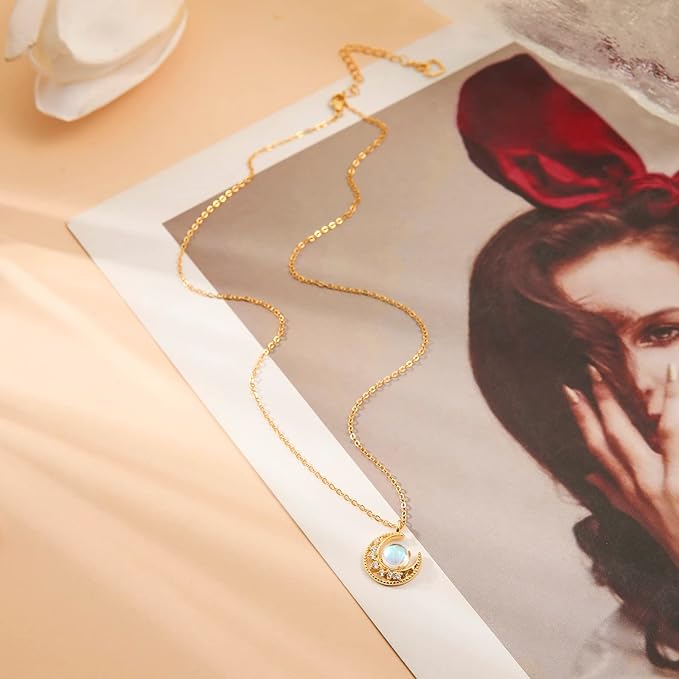 ONE :💎 Moonstone Pendant Necklace   💎18k Gold Plated Color: Champagne Gold