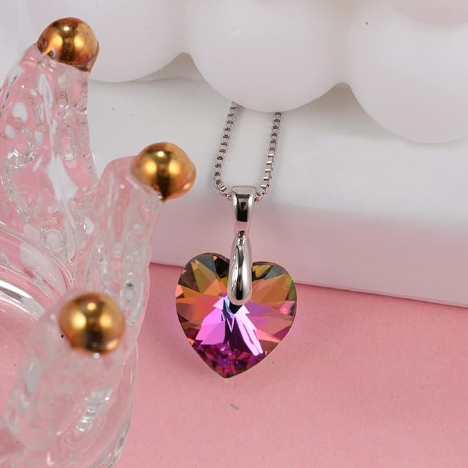 ONE :💎Elegant 1 SILVER GREEN Heart Pendant Necklace was made of blue crystal, which sparkles all the time
