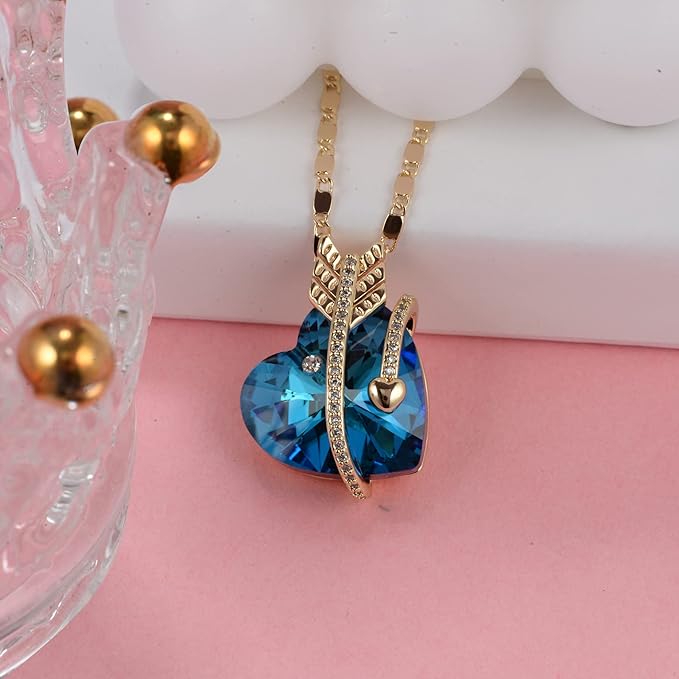 ONE :💎Elegant Gold Blue Heart Pendant Necklace was made of blue crystal, which sparkles all the time