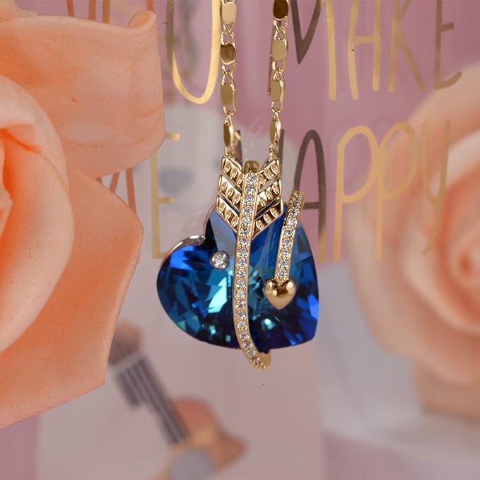 ONE :💎Elegant Gold Blue Heart Pendant Necklace was made of blue crystal, which sparkles all the time