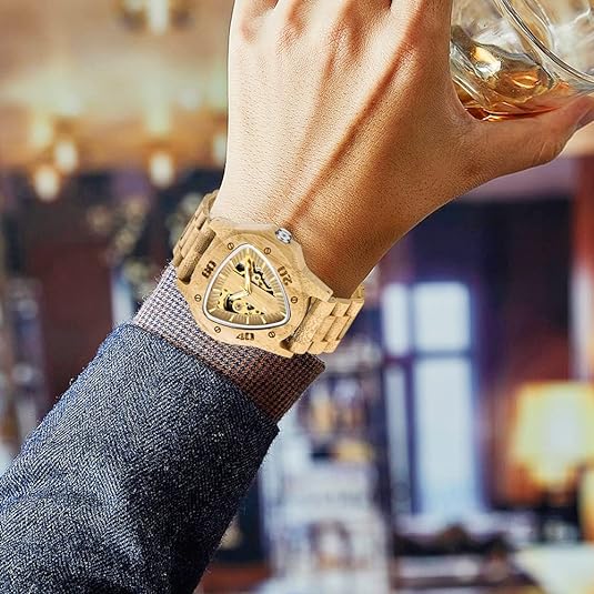 ONE: Wrist Watch Easy to Read  Style
