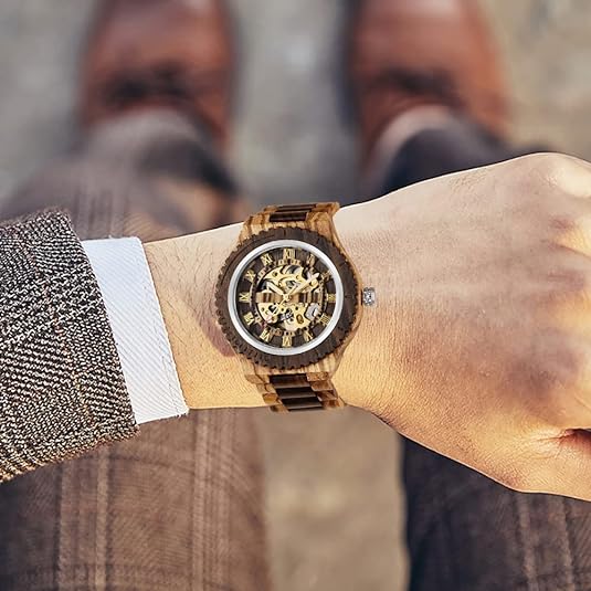 ONE: Wrist Watch Easy to Read  Style