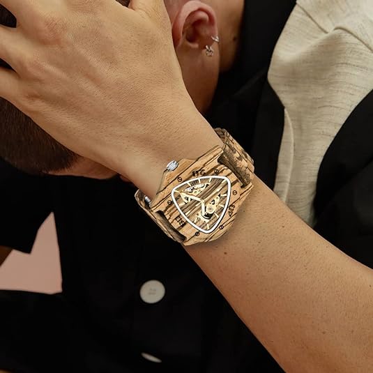 ONE: Wrist Watch Easy to Read  Style