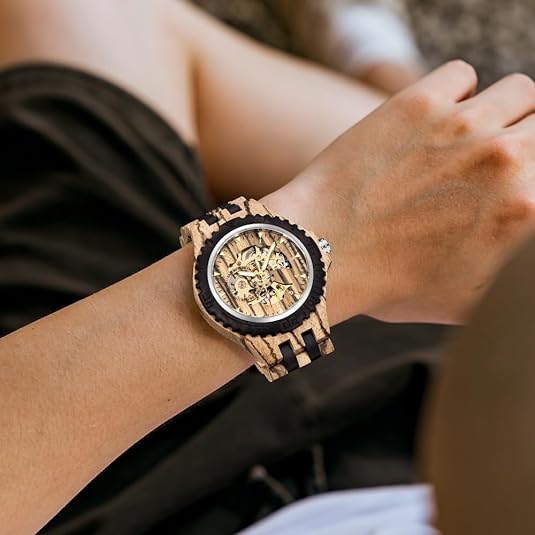 ONE: Wrist Watch Easy to Read  Style
