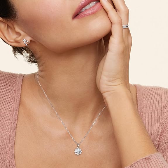 ONE :💎Pendant Necklace 💎MOISSANITE DIAMOND - 925 STERLING SILVER and Solid Gold Plated D Color VVS1 Clarity adjustable Chain Color: Color: Flowers 0.5 Carat