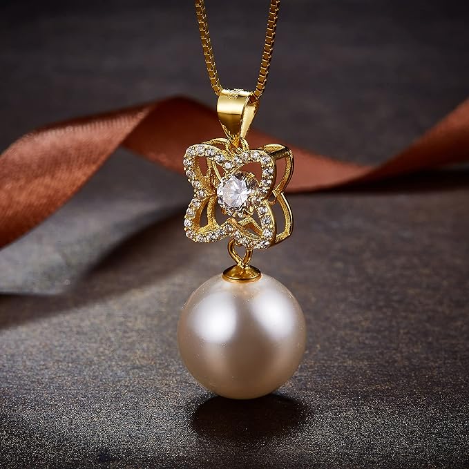 ONE :💎Pendant MOISSANITE Necklace 💎 It dances and shines, Fresh water Cultured Pearl: