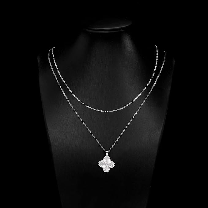 ONE :💎Pendant MOISSANITE Necklace 💎, Clover WHITE GOLD PLATED OVER 925 STERLNG SILVER