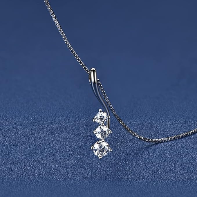 ONE :💎Pendant Necklace 💎 MOISSANITE DIAMOND Color: STONES The sizes are 3mm, 3.5mm, 4mm.