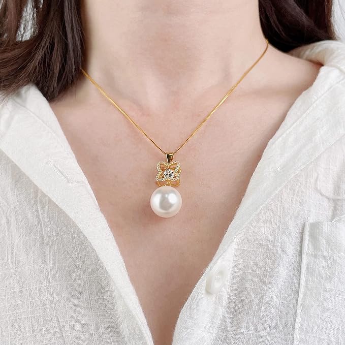 ONE :💎Pendant MOISSANITE Necklace 💎 It dances and shines, Fresh water Cultured Pearl: